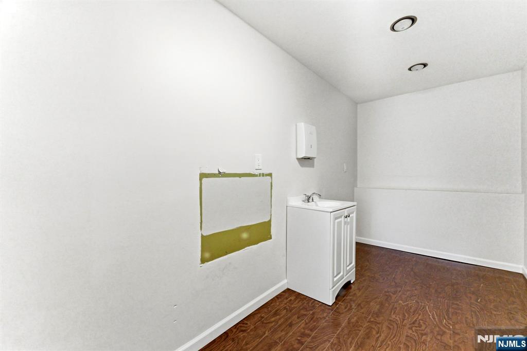 735 Linwood Avenue Ridgewood, NJ 07450 - Photo 33 of 46