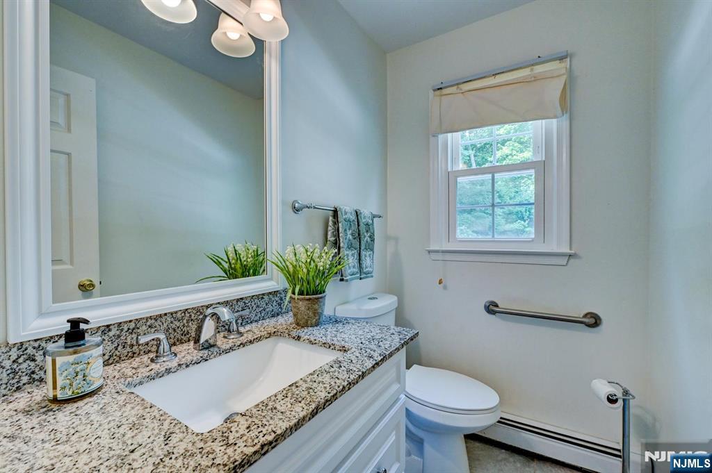 2 Pembroke Court Oak Ridge, NJ 07438 - Photo 8 of 28 Gallery Image 8