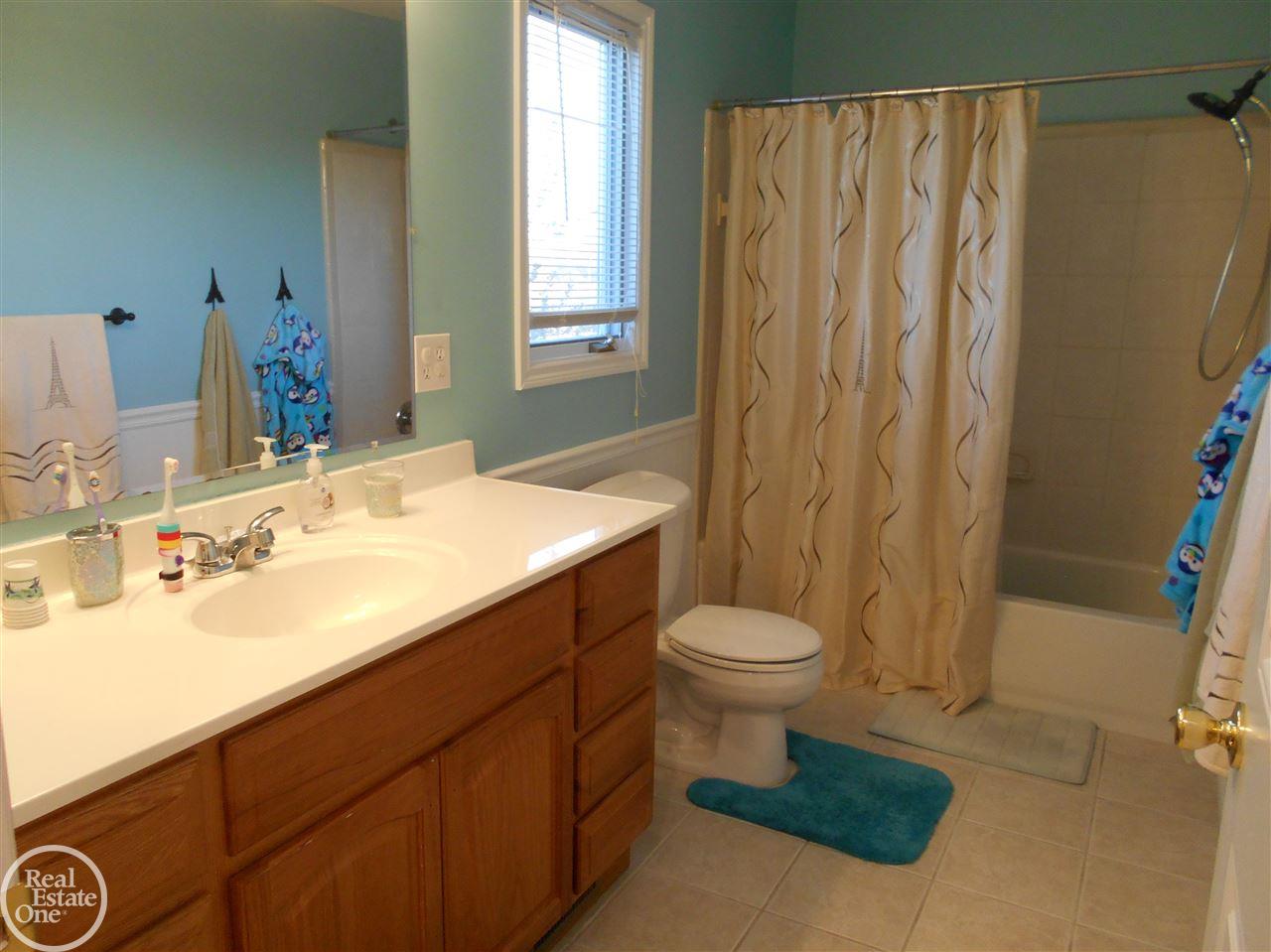 8765 Bartel Road Columbus, MI 48063 - Photo 22 of 31