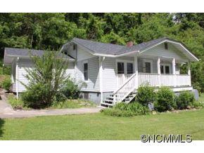 158 Putnam Road Canton, NC 28716 - Photo 2 of 16 Gallery Image 2