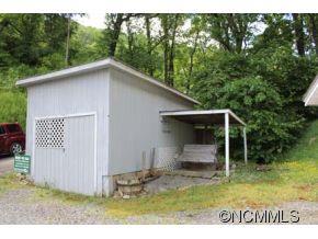 158 Putnam Road Canton, NC 28716 - Photo 4 of 16 Gallery Image 4