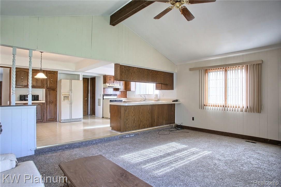 47351 Kathleen Road Macomb, MI 48044 - Photo 7 of 27 Family_Room_3rd_View.jpg