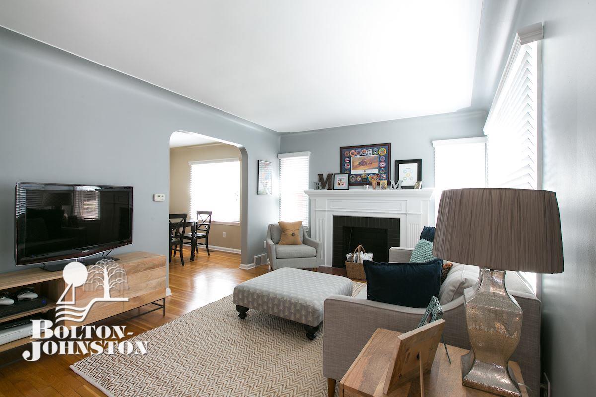 1616 Hampton Road Grosse Pointe Woods, MI 48236 - Photo 2 of 29