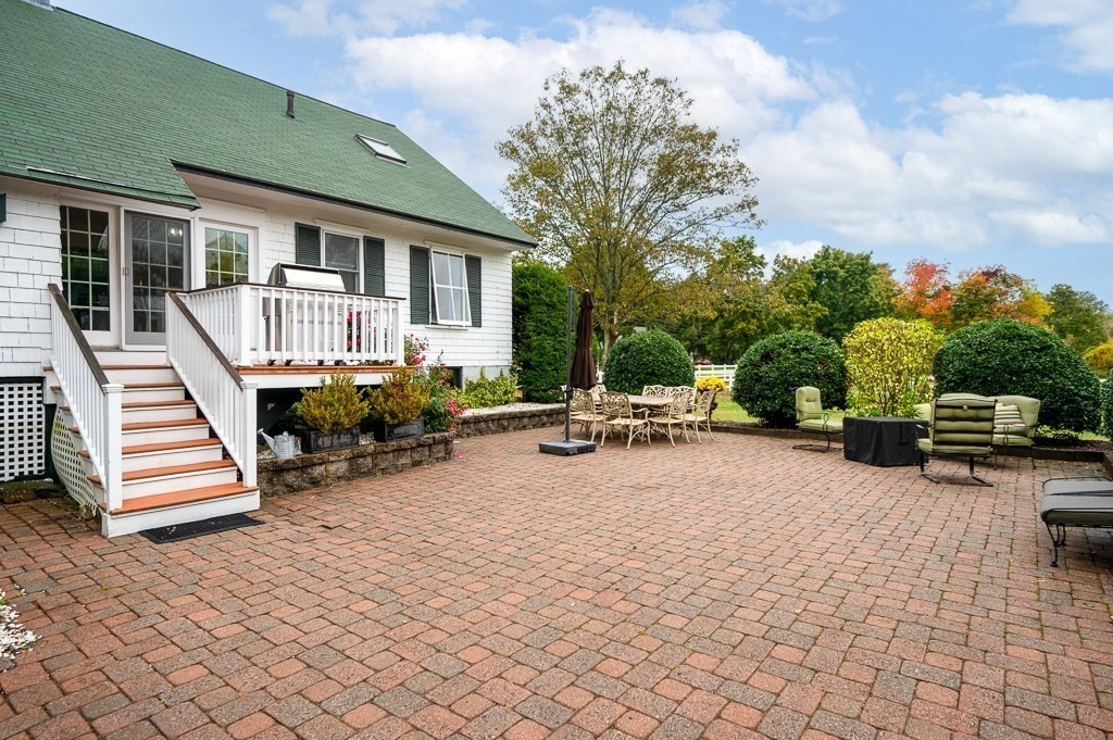 88 Virginia Road Concord, MA 01742 - Photo 5 of 32 Gallery Image 5