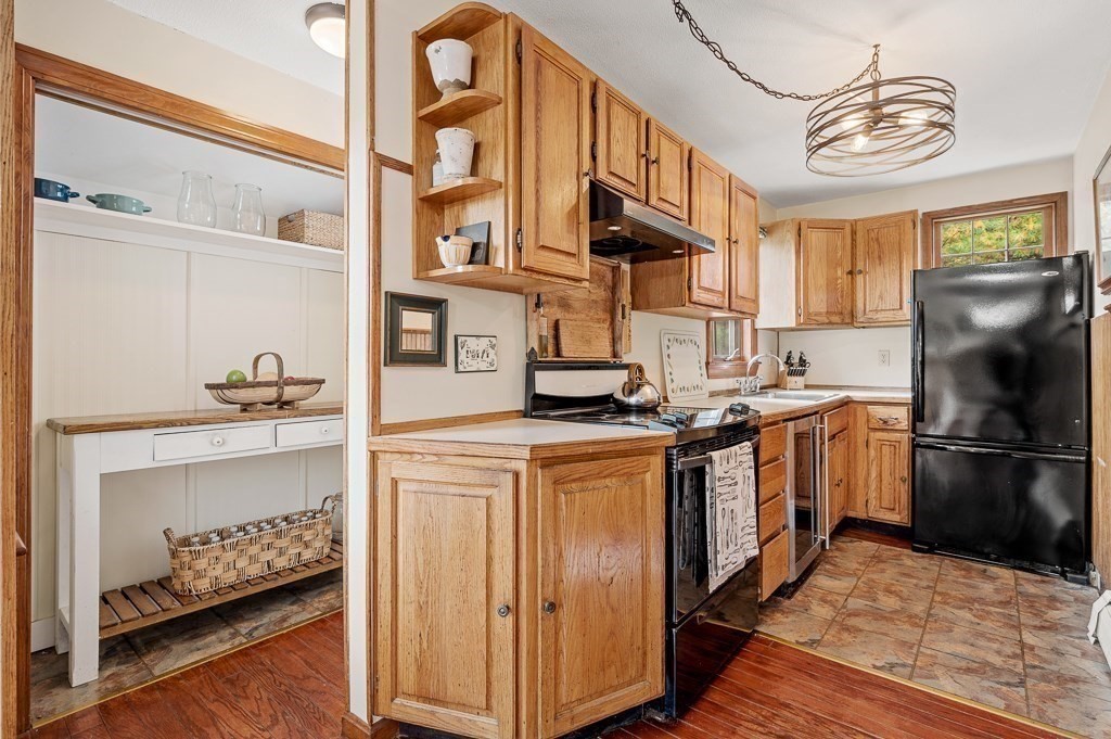 88 Virginia Road Concord, MA 01742 - Photo 6 of 32 Gallery Image 6
