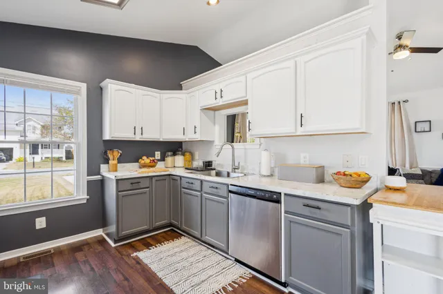 $410,000 | 200 Powell Street, Fredericksburg, VA 22408