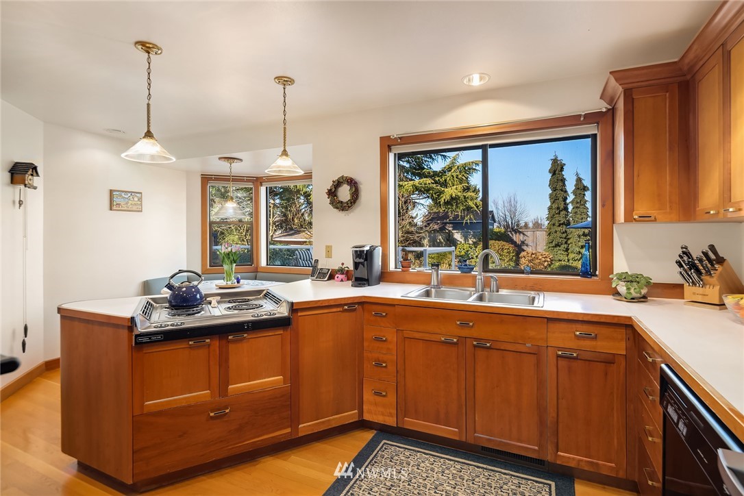 809 Aloha Street Edmonds, WA 98020 - Photo 14 of 25 Gallery Image 14