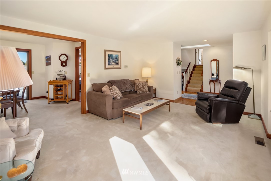 809 Aloha Street Edmonds, WA 98020 - Photo 9 of 25 Gallery Image 9