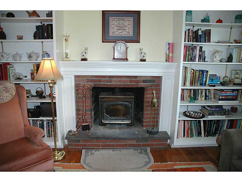 71 Burdickville Road Charlestown, RI 02813 - Photo 5 of 21 Living Room.