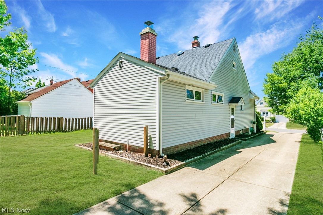1369 Cranover Road Cleveland, OH 44124 - Photo 31 of 31