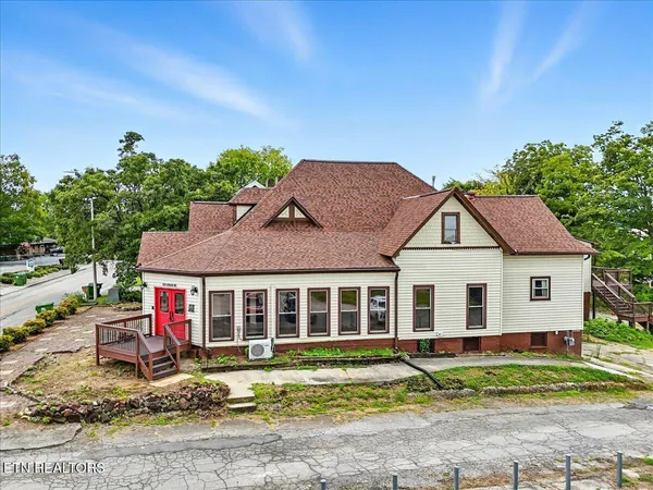 $749,900 | 321 High Street, Maryville, TN 37804