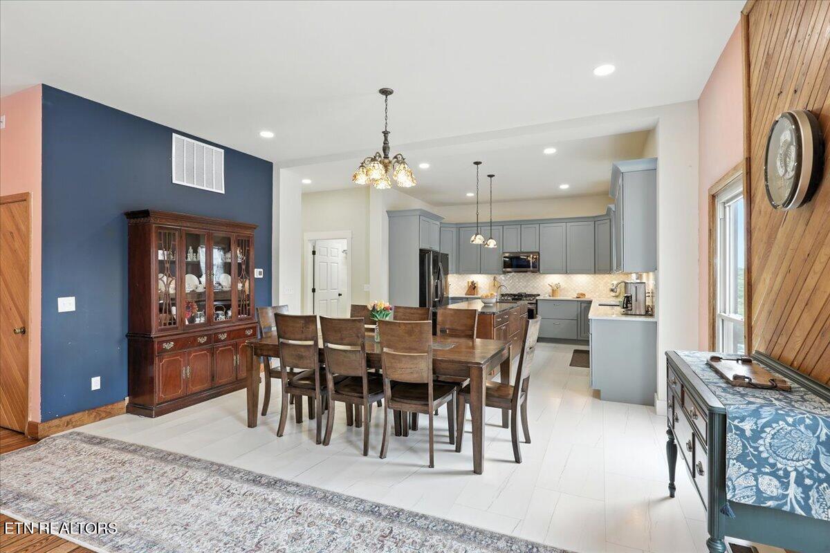 321 High Street Maryville, TN 37804 - Photo 17 of 46 Plenty of Space!