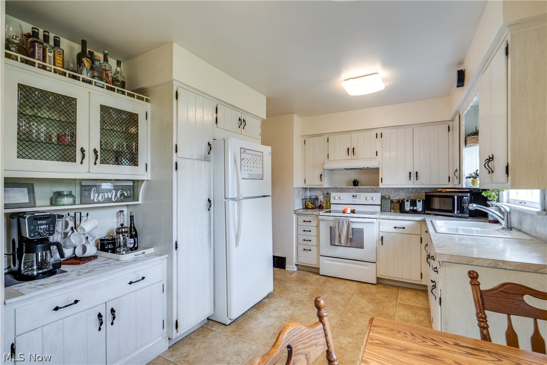 144 Perry Drive Northwest Canton, OH 44708 - Photo 11 of 21 Gallery Image 11