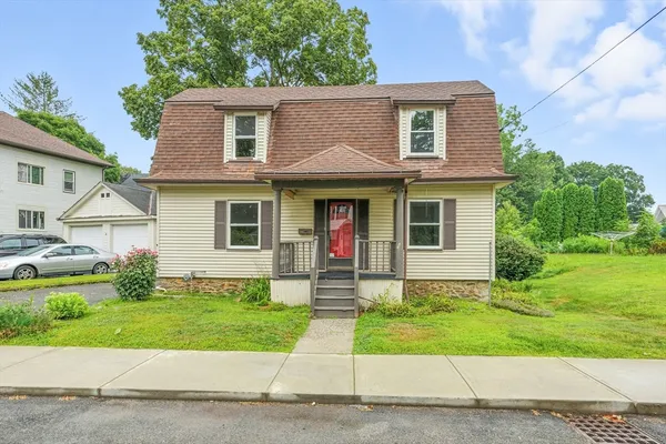 $324,500 | 20 Glover Street, Southbridge, MA 01550
