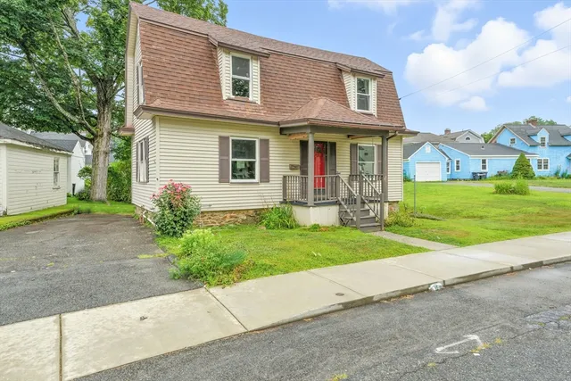 $329,000 | 20 Glover Street, Southbridge, MA 01550