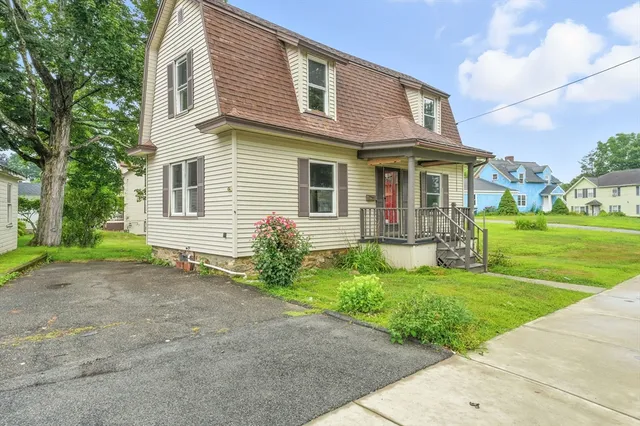 $329,000 | 20 Glover Street, Southbridge, MA 01550