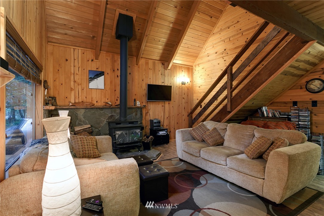 13022 Welcome Road Glacier, WA 98244 - Photo 3 of 25 Gallery Image 3