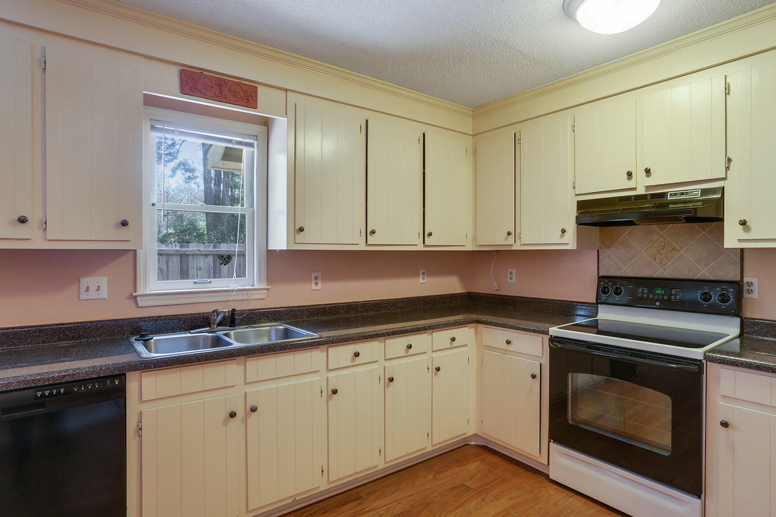 302 Springview Lane, Unit 8 Summerville, SC 29485 - Photo 12 of 25 011_1600x1067_