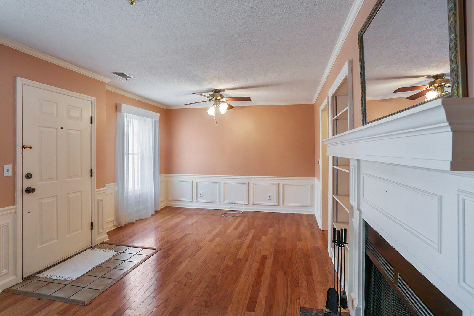 302 Springview Lane, Unit 8 Summerville, SC 29485 - Photo 4 of 25 004_1600x1067_