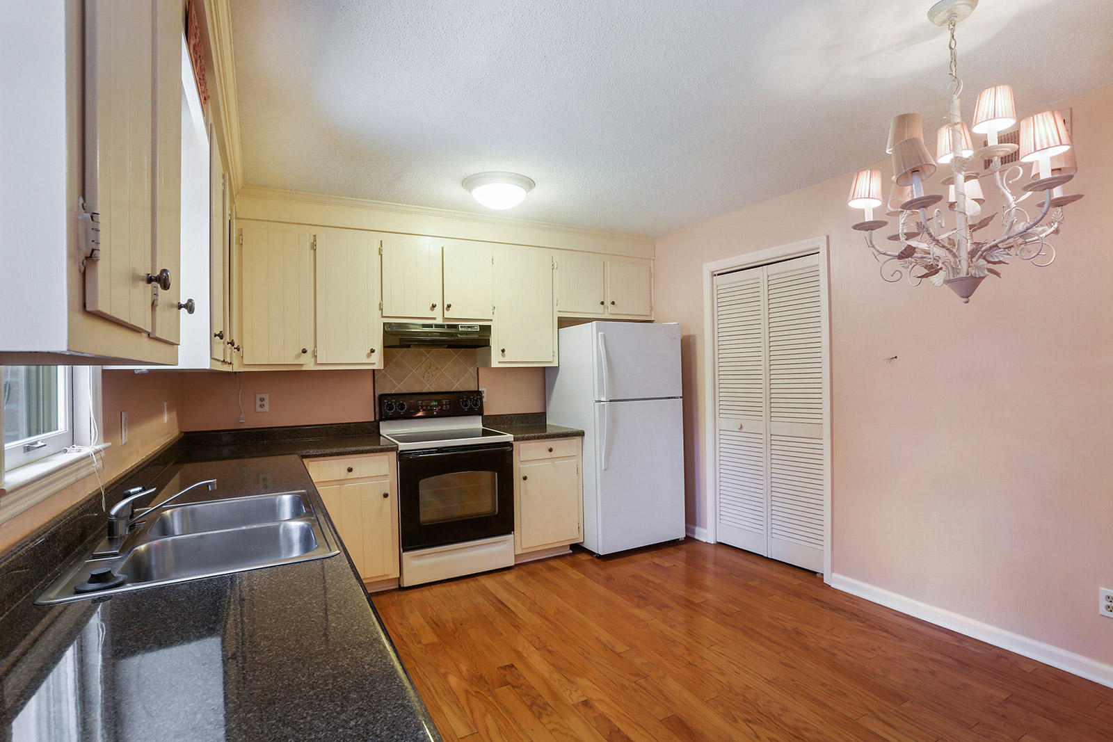 302 Springview Lane, Unit 8 Summerville, SC 29485 - Photo 9 of 25 009_1600x1067_