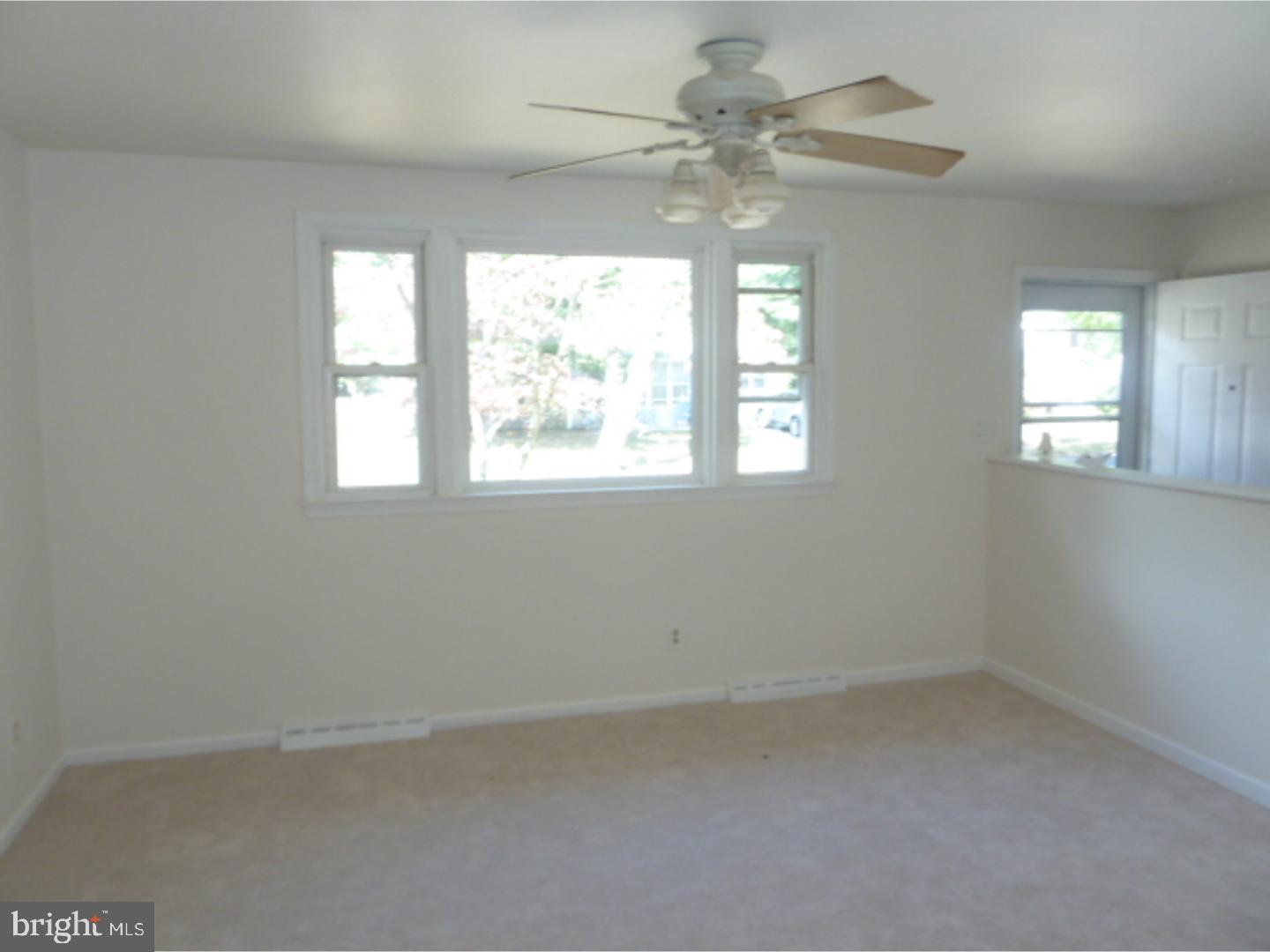 806 Bentley Road Lindenwold, NJ 08021 - Photo 3 of 15