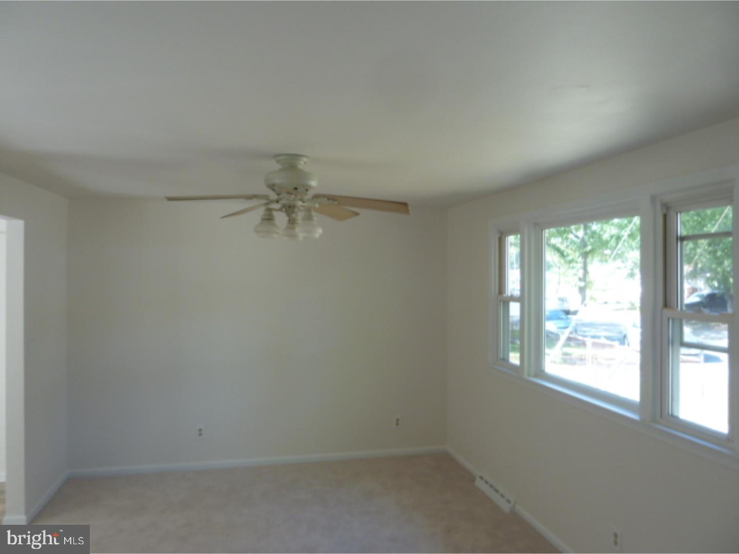 806 Bentley Road Lindenwold, NJ 08021 - Photo 4 of 15