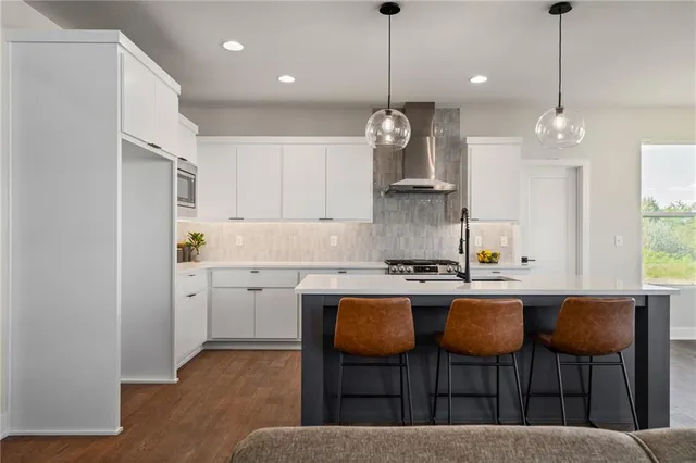 $737,000 | 8978 Shady Bend Road, Lenexa, KS 66227