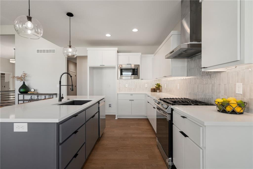 8978 Shady Bend Road Lenexa, KS 66227 - Photo 15 of 48