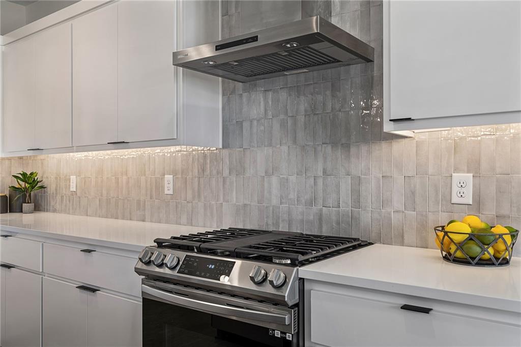 8978 Shady Bend Road Lenexa, KS 66227 - Photo 17 of 48