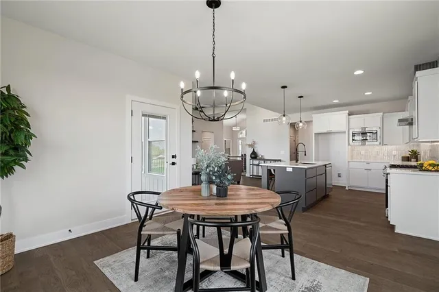 $737,000 | 8978 Shady Bend Road, Lenexa, KS 66227