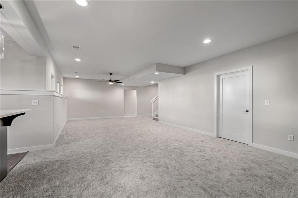 8978 Shady Bend Road Lenexa, KS 66227 - Photo 36 of 48