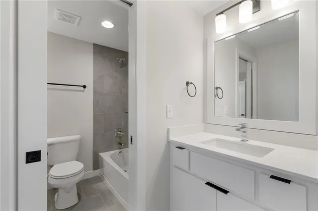 $737,000 | 8978 Shady Bend Road, Lenexa, KS 66227