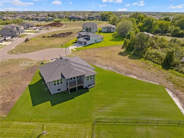 $737,000 | 8978 Shady Bend Road, Lenexa, KS 66227