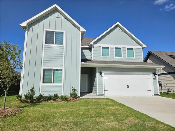 $2,700 | 11304 West Pond Drive, Providence Village, TX 76227