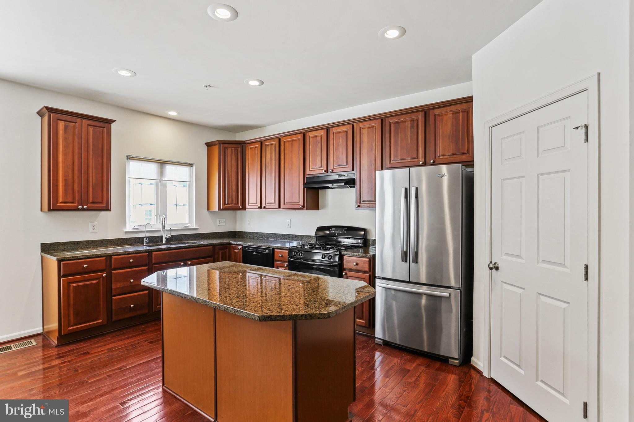 4711 Arsenal Road, Unit 38 Ellicott City, MD 21042 - Photo 2 of 35 Island/Granite