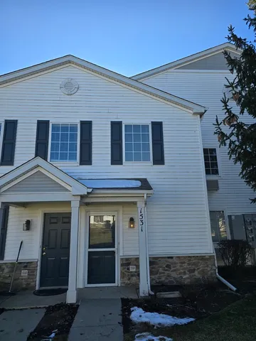 $249,900 | 1531 Silverstone Drive, Unit 1531, Carpentersville, IL 60110