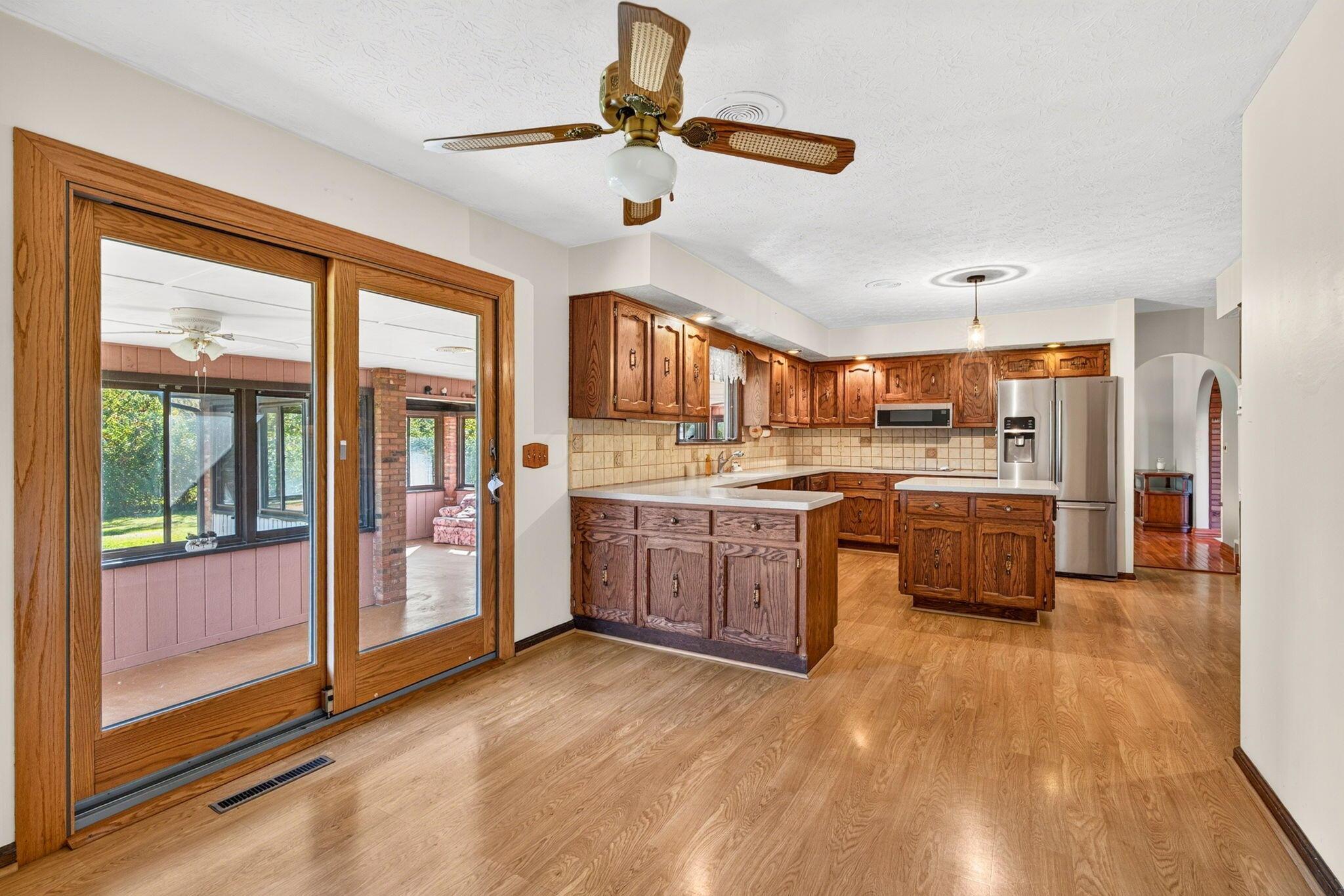 6832 Young Road Orient, OH 43146 - Photo 6 of 59 Eat In Kitchen