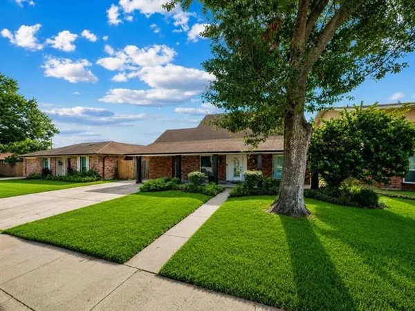 $350,000 | 2560 Vulcan Street, Harvey, LA 70058