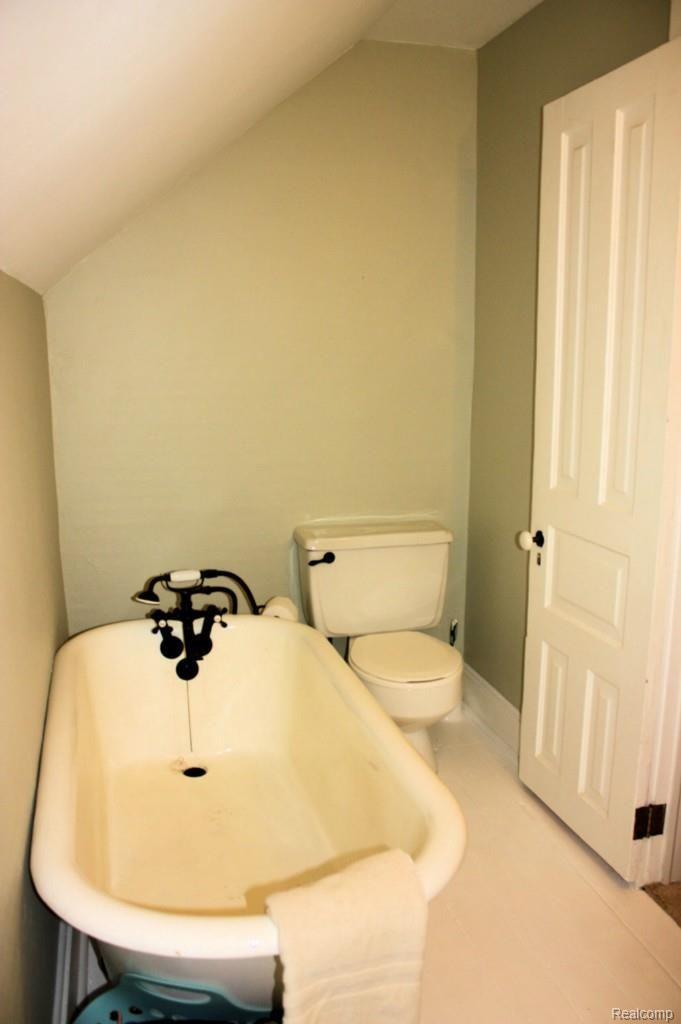 407 Morton Street Romeo, MI 48065 - Photo 10 of 30 Main 2nd Fl Bath.jpg