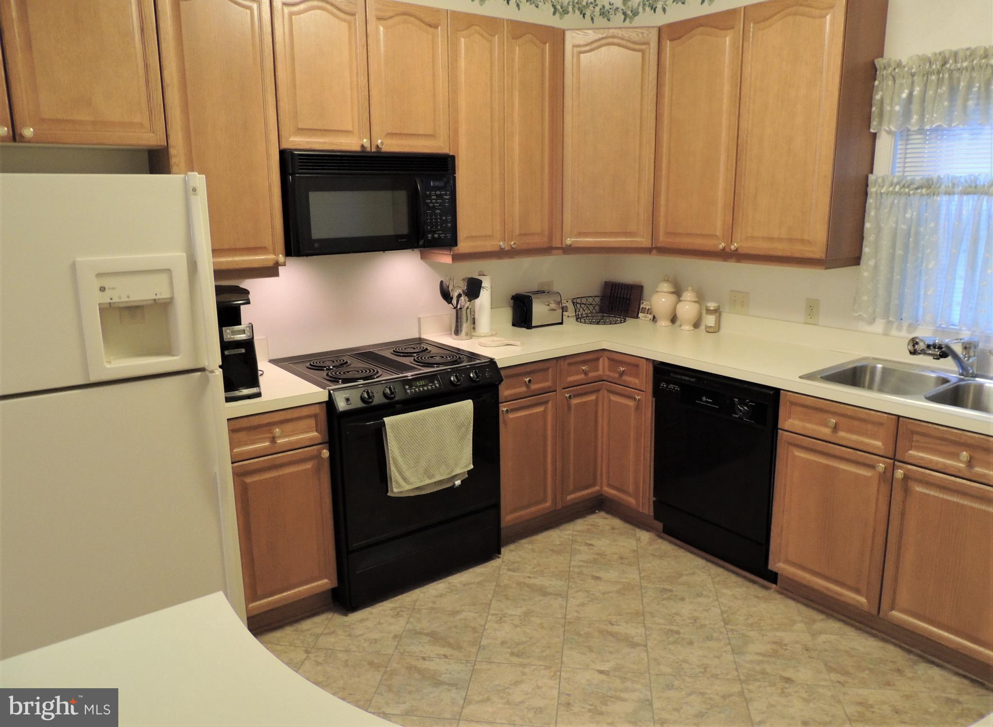 521 Runabout Loop Solomons, MD 20688 - Photo 17 of 33 Kitchen