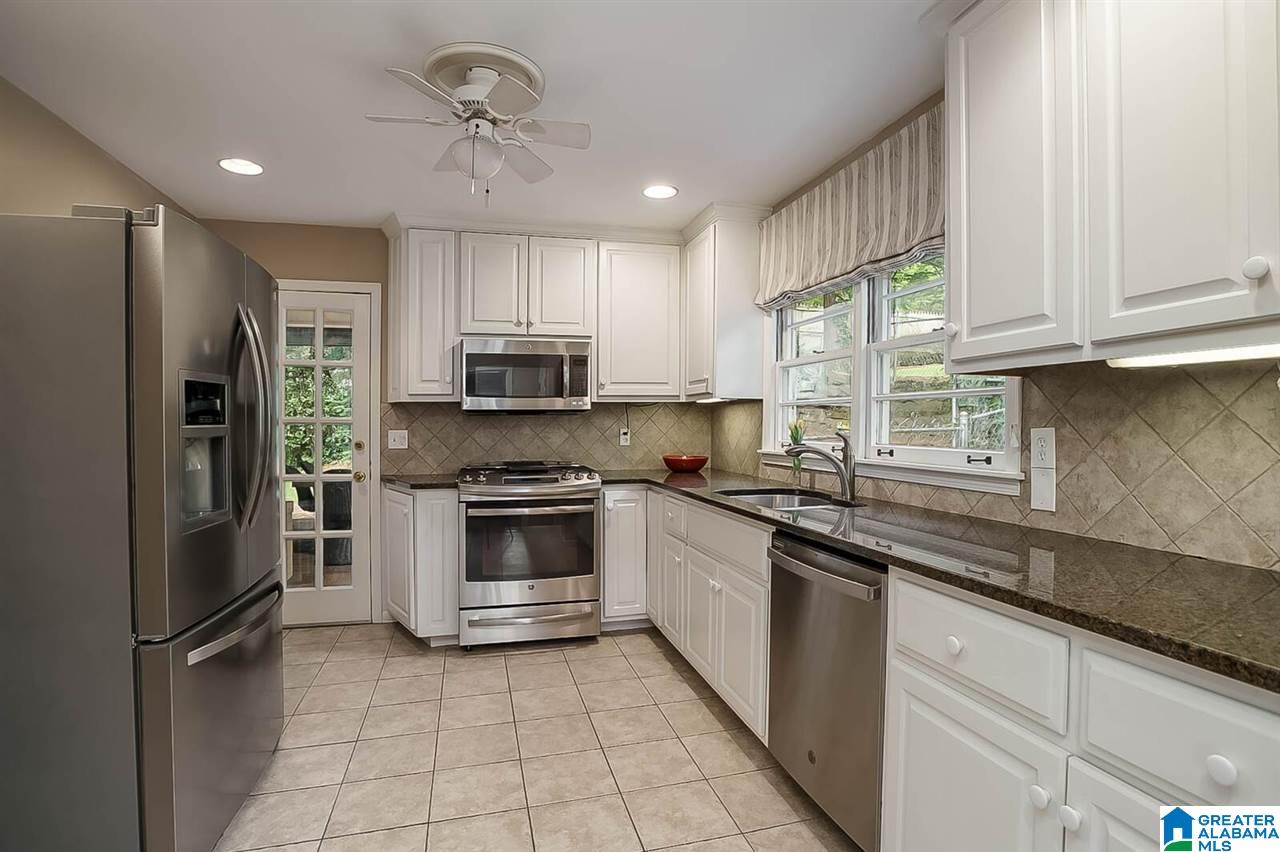 136 Memory Court Birmingham, AL 35213 - Photo 11 of 39