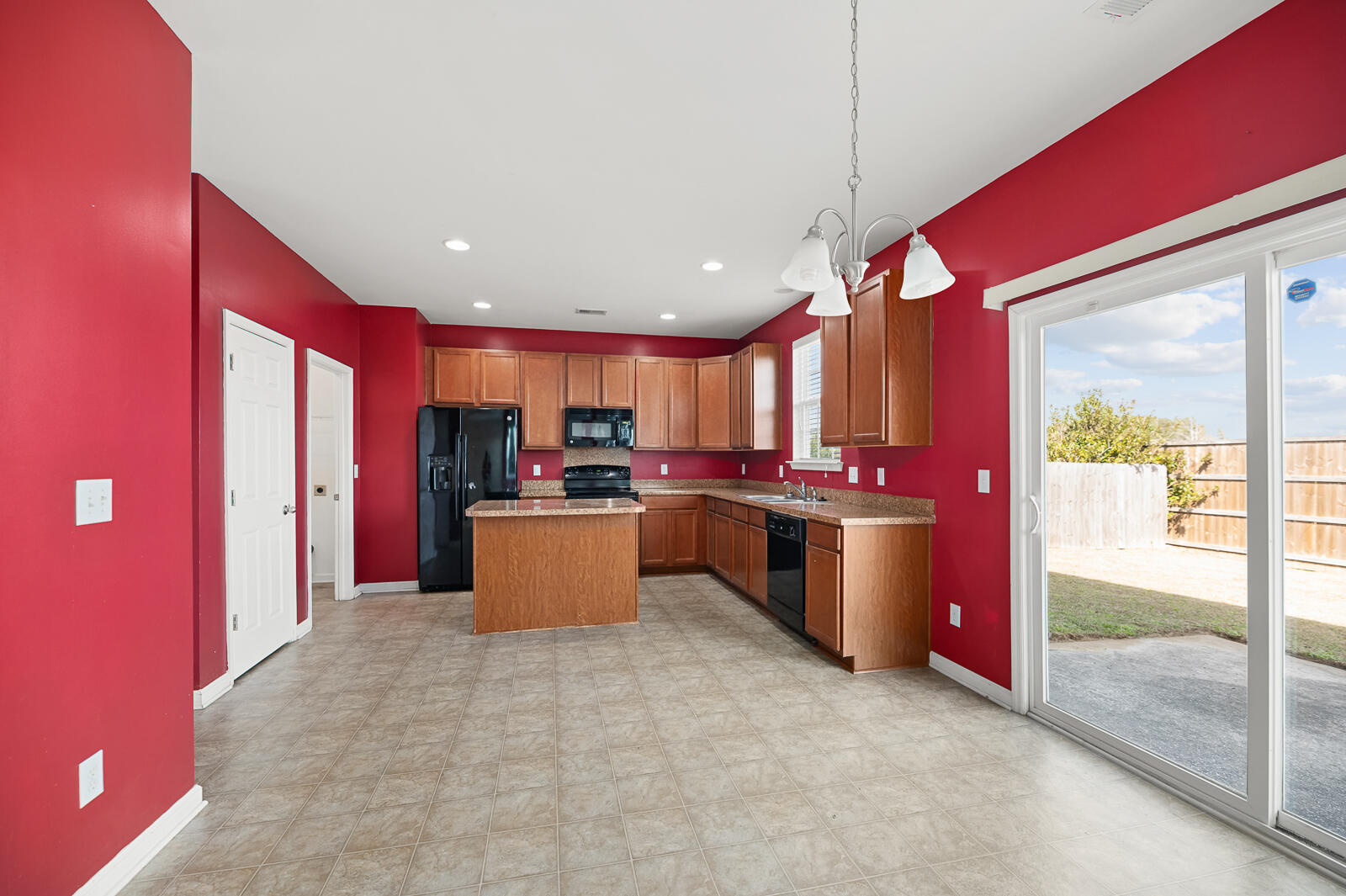 529 Pleasant Side Drive Moncks Corner, SC 29461 - Photo 7 of 20 529 Pleasant Side Drive 9 of 27