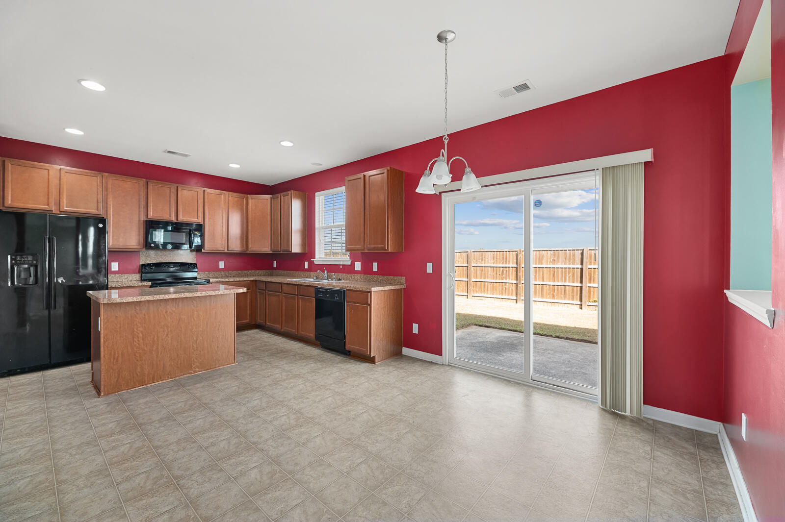 529 Pleasant Side Drive Moncks Corner, SC 29461 - Photo 8 of 20 529 Pleasant Side Drive 10 of 27