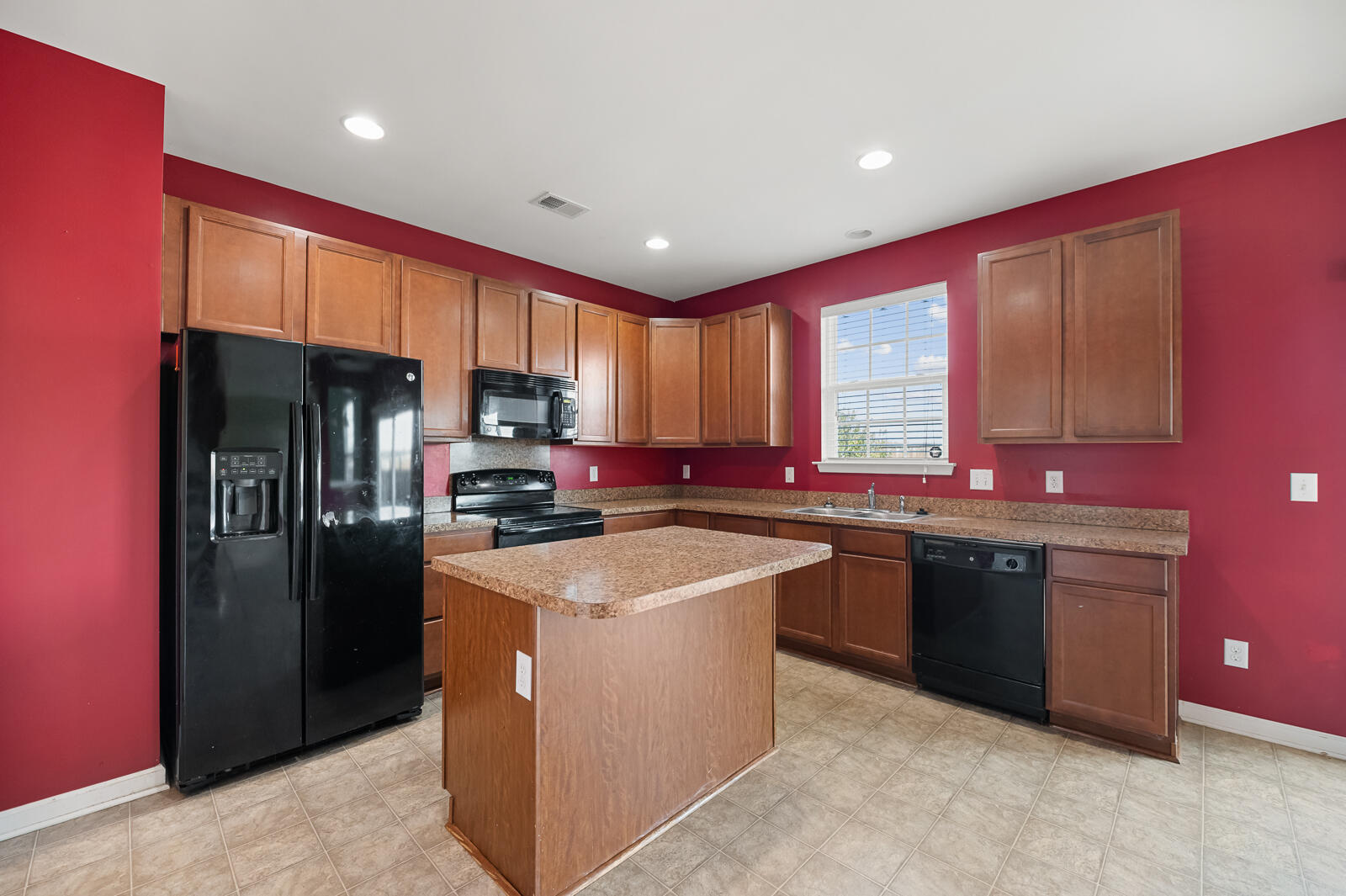 529 Pleasant Side Drive Moncks Corner, SC 29461 - Photo 10 of 20 529 Pleasant Side Drive 13 of 27