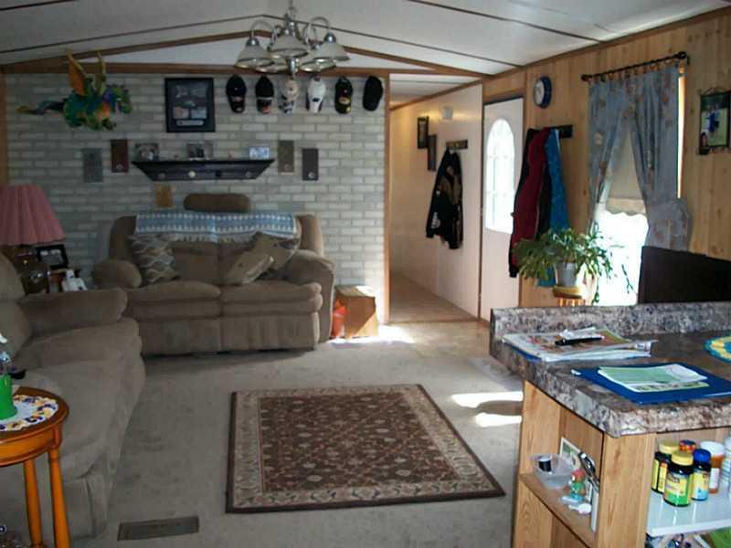 231 Wing Road Hermon, ME 04401 - Photo 8 of 30 Living Room.