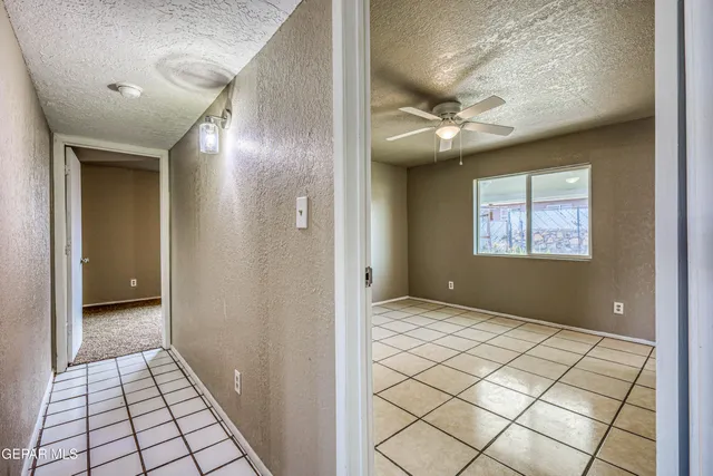 a view of backyard of the house