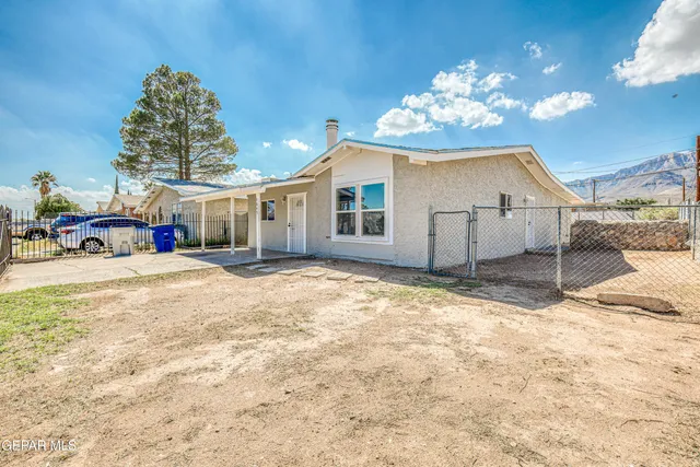 a view of a house with a outdoor space