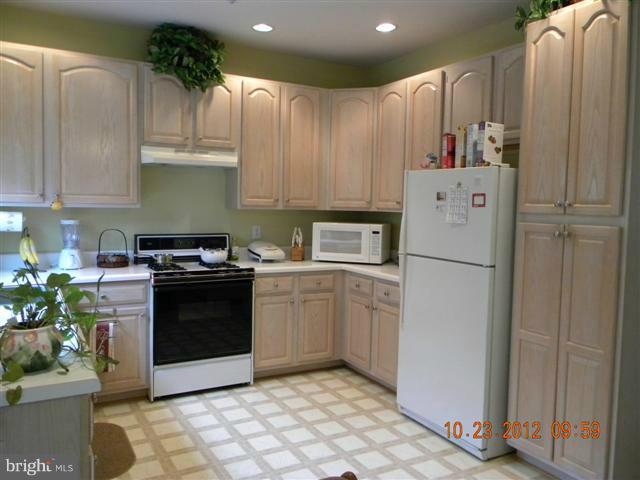 4201 Huntshire Road Randallstown, MD 21133 - Photo 14 of 28 Kitchen