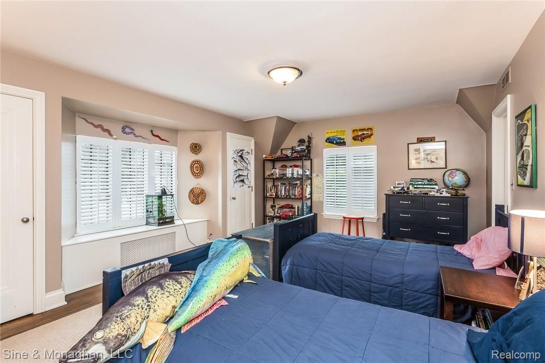 53 Cloverly Road Grosse Pointe, MI 48236 - Photo 36 of 66 042-Bedroom-3695310-medium.jpg