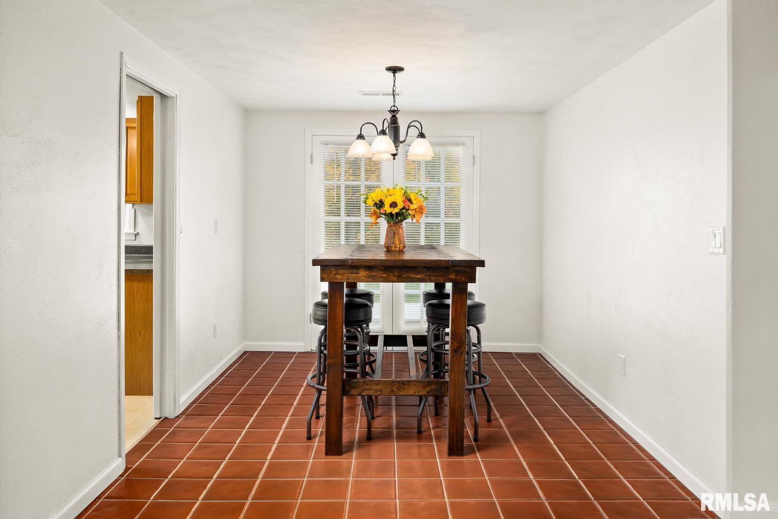 22165 Spring Creek Road Washington, IL 61571 - Photo 12 of 52 Gallery Image 12